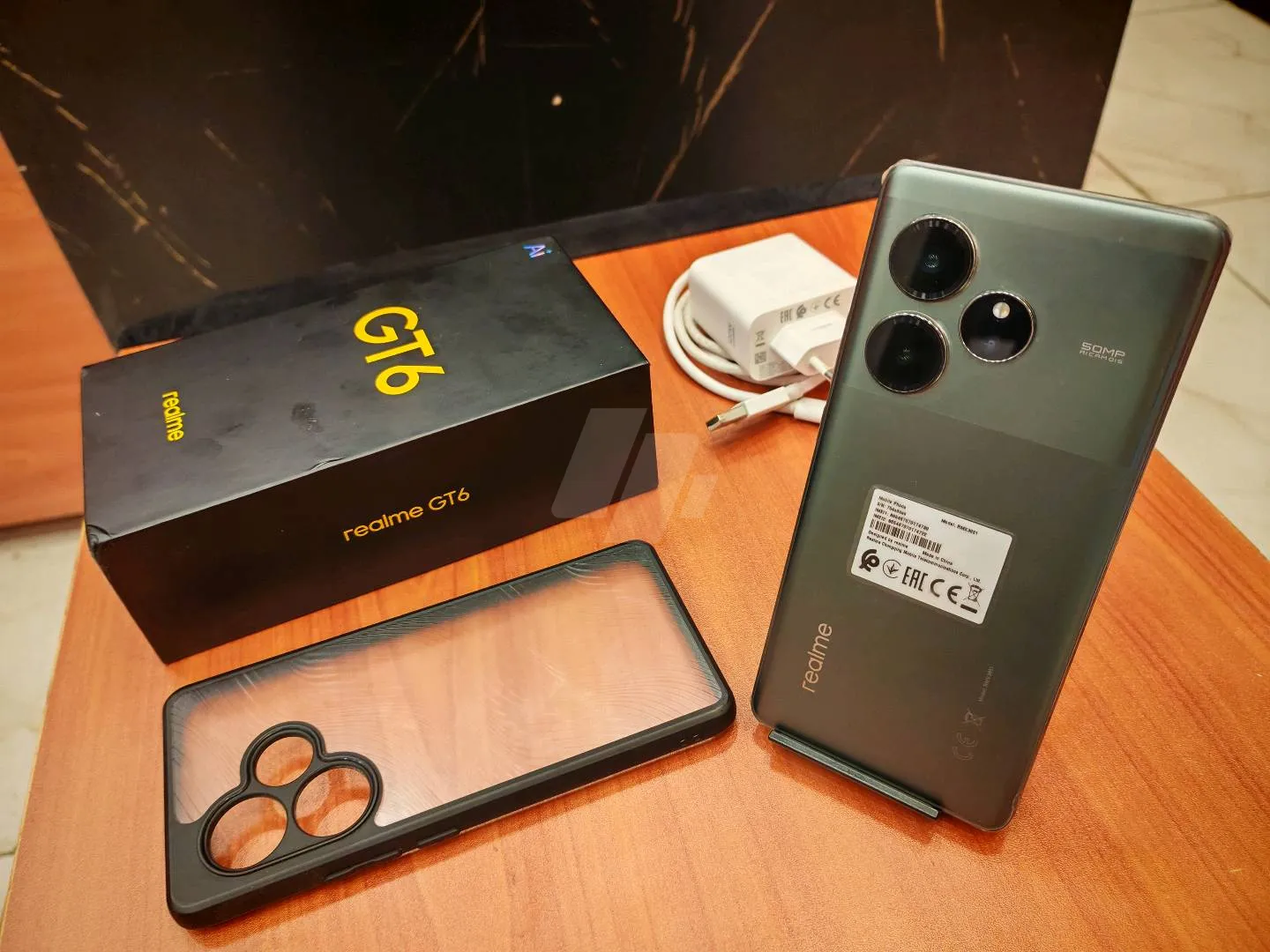 Realme Gt6 للبيع
